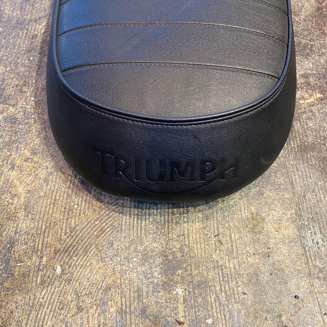 TRIUMPH 純正シート