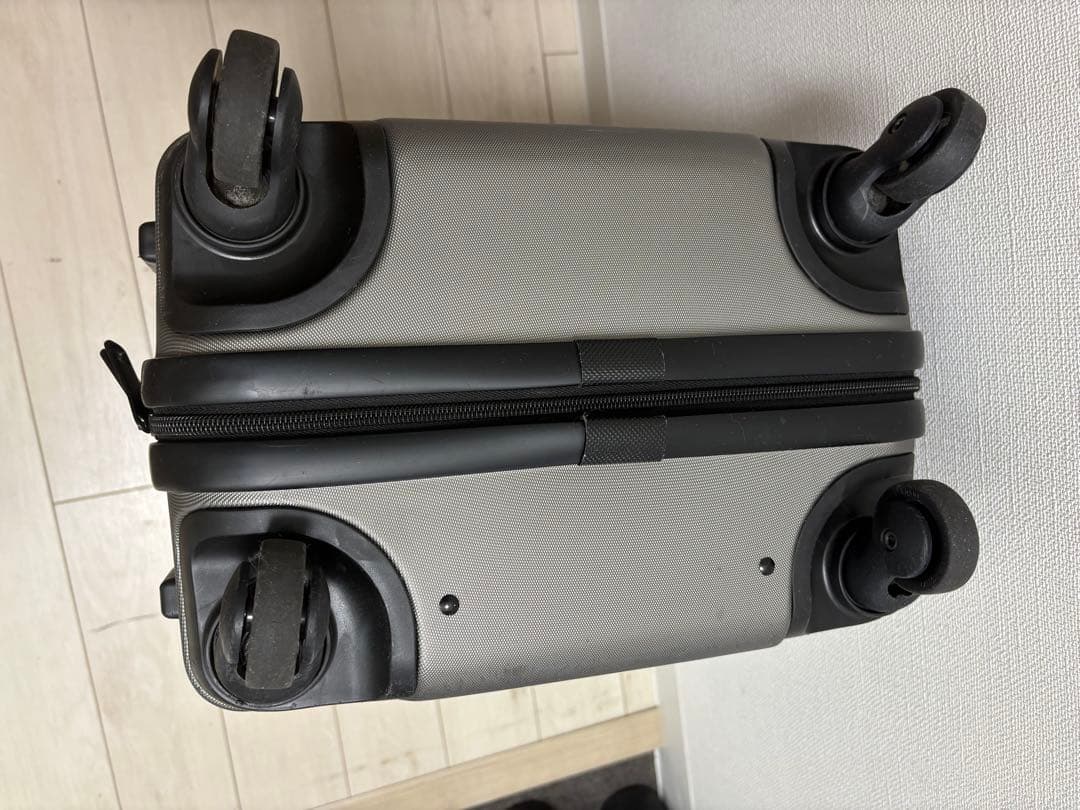 無印良品　バーの高さを自由に調節できる　ストッパー付きハードキャリー 33Ｌ
