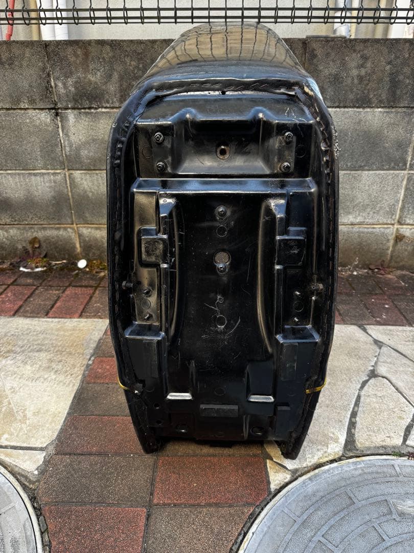 車種メーカー不明　三段シート約70cm