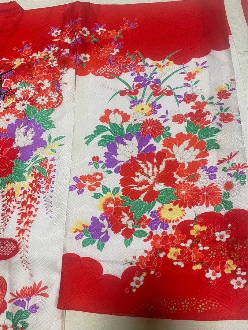 産着　掛け着　新品　未使用品　タグ付き　しつけ糸付き　女の子　白赤　花　お宮参り
