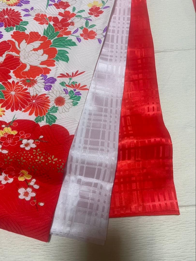 産着　掛け着　新品　未使用品　タグ付き　しつけ糸付き　女の子　白赤　花　お宮参り