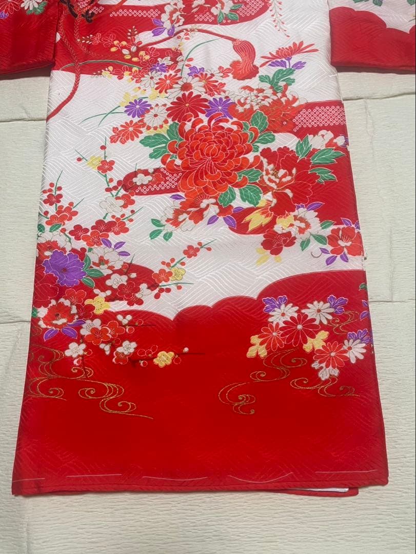 産着　掛け着　新品　未使用品　タグ付き　しつけ糸付き　女の子　白赤　花　お宮参り