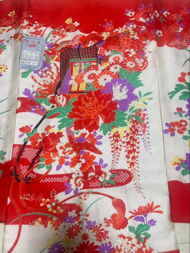 産着　掛け着　新品　未使用品　タグ付き　しつけ糸付き　女の子　白赤　花　お宮参り