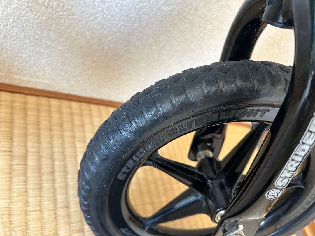美品　STRIDERスポーツ　12 バランスバイク グリーン