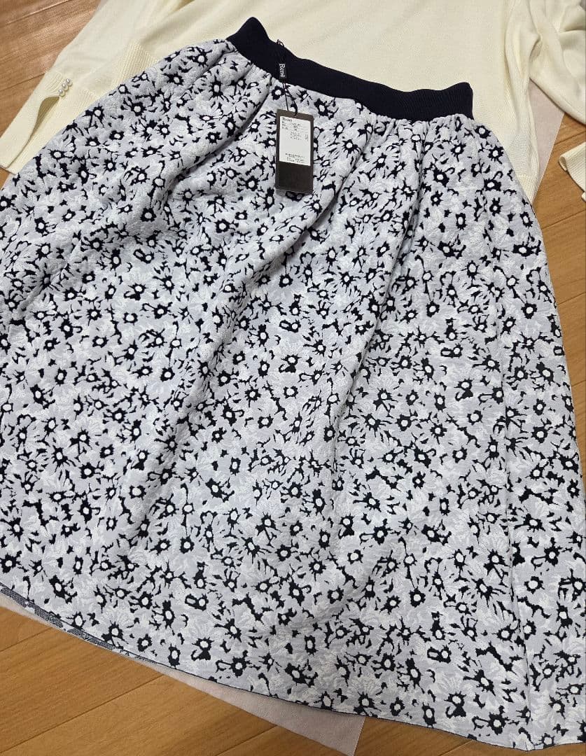 Rene ルネ 新品 花柄ニット フレアスカート 半額以下 ネイビー 36号