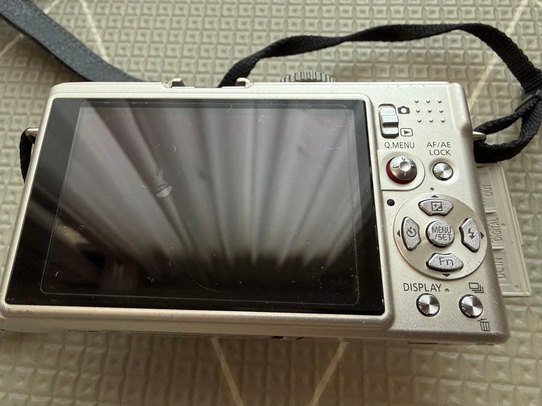 動作確認済　Panasonic LUMIX DMC-LX3 シルバー　デジカメ