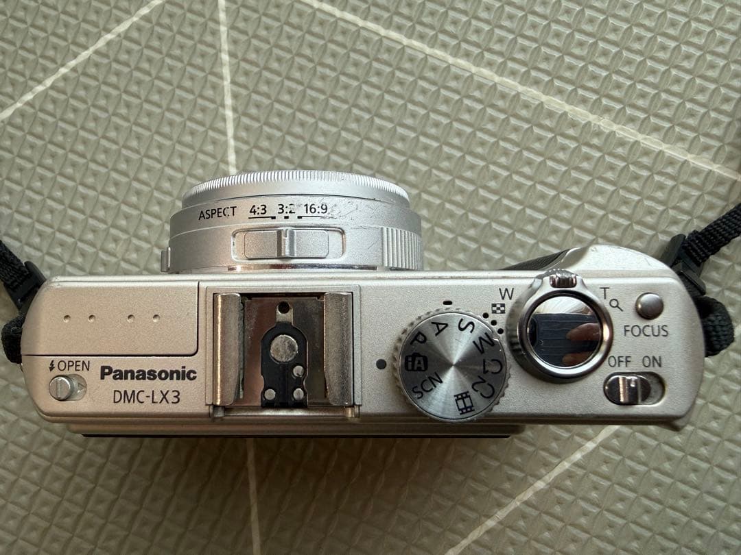 動作確認済　Panasonic LUMIX DMC-LX3 シルバー　デジカメ