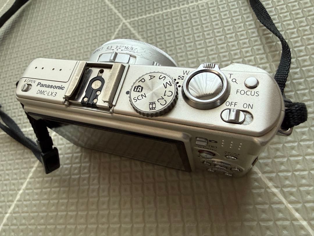 動作確認済　Panasonic LUMIX DMC-LX3 シルバー　デジカメ