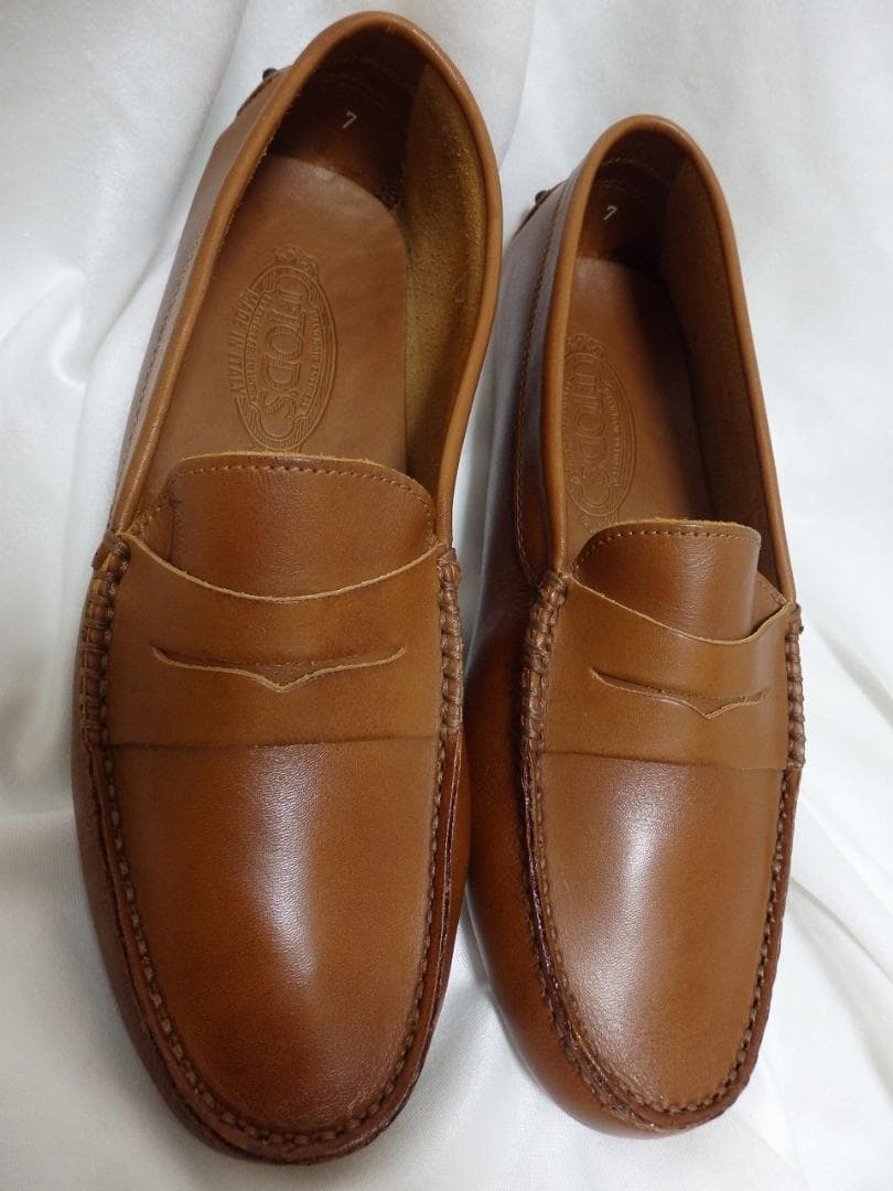 トッズ　ブラウンレザー　ドライビングローファー　25.5㎝　未使用　TOD'S