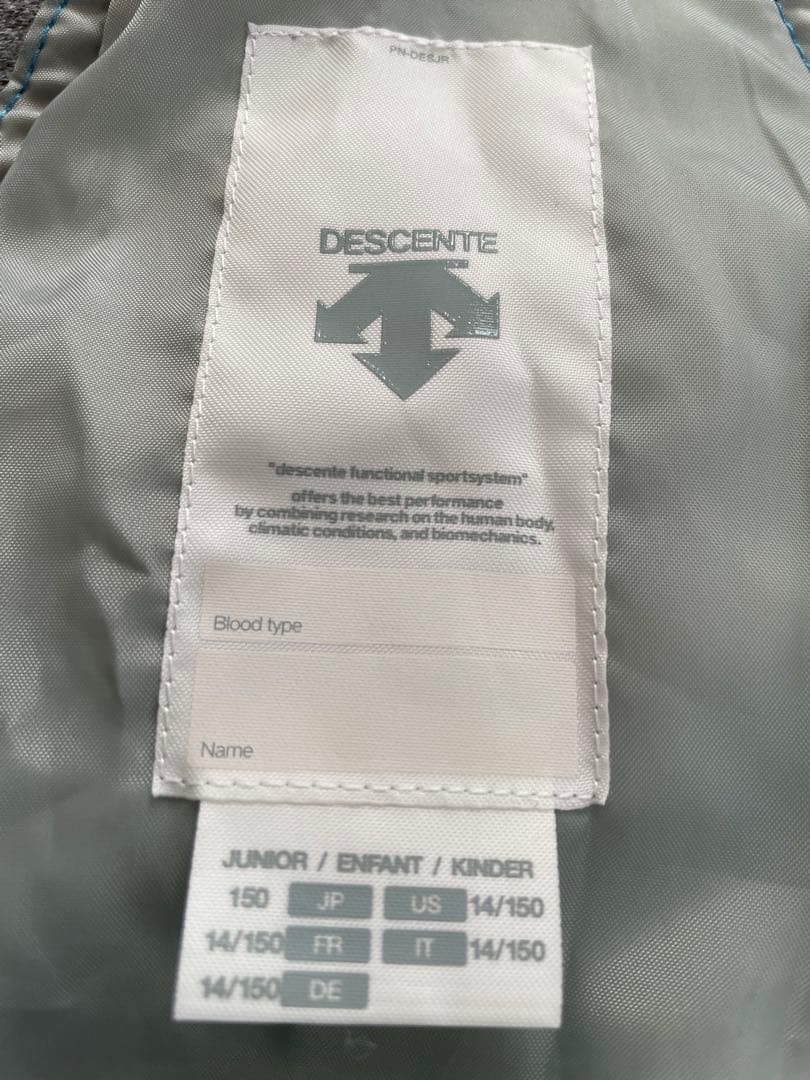 DESCENTE スキーウェア 150 上下セット　手袋プレゼント