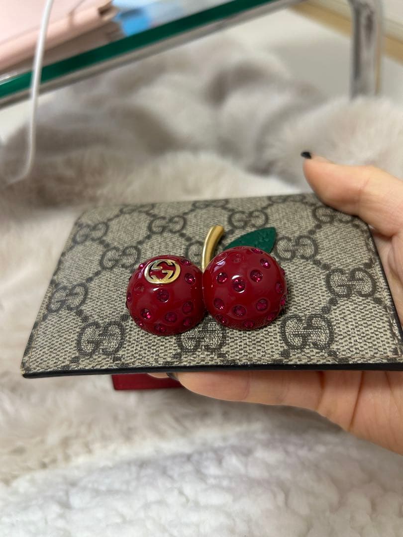 Gucci チェリー二つ折り財布