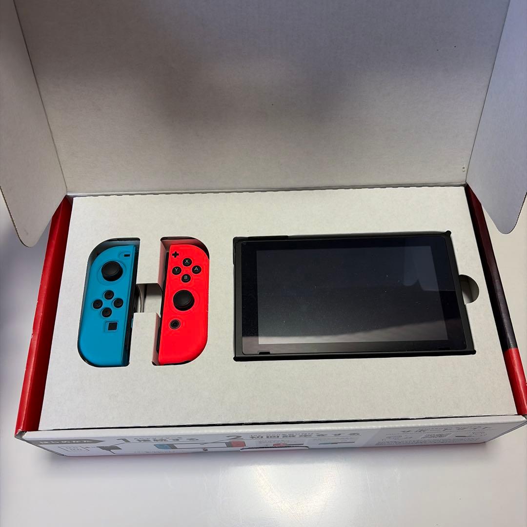 ニンテンドー　【switch】 本体　ハンドル付
