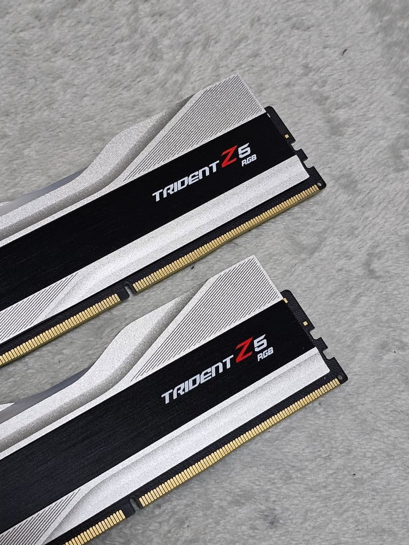 メモリー G.SKILL TRIDENT DDR5 6000 16GB x2 32GB