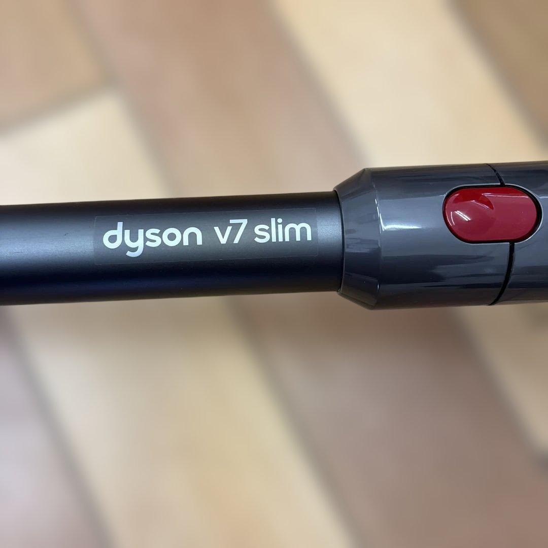 Dyson V7 コードレス掃除機 本体と付属品