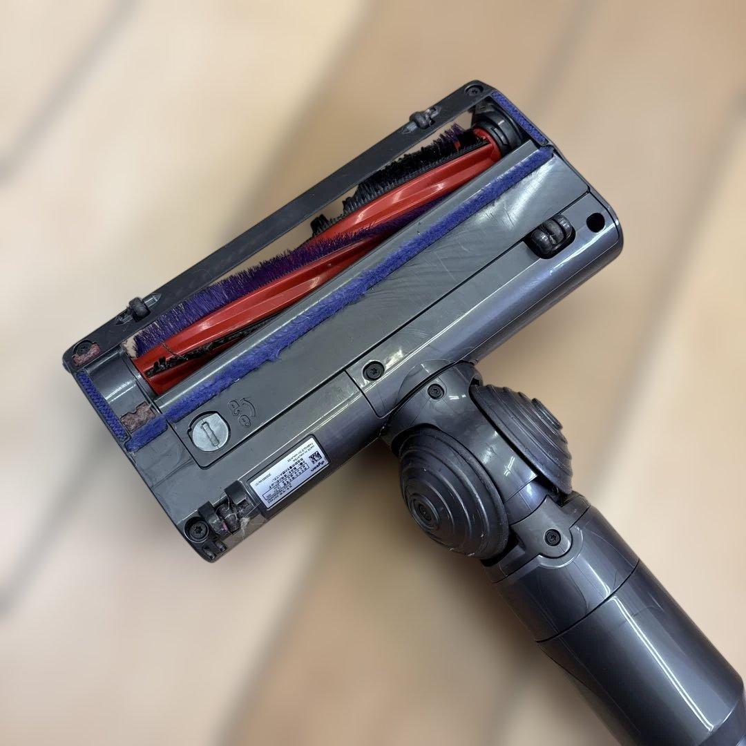 Dyson V7 コードレス掃除機 本体と付属品