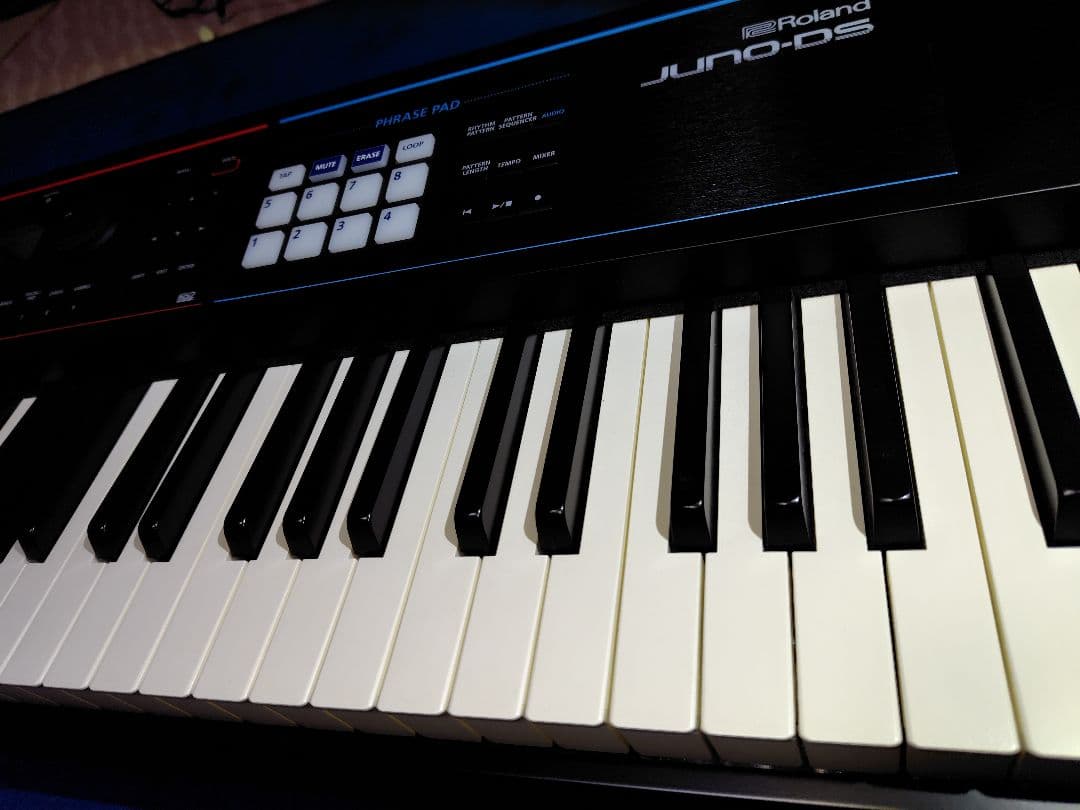 Roland JUNO-DS 88 シンセサイザー