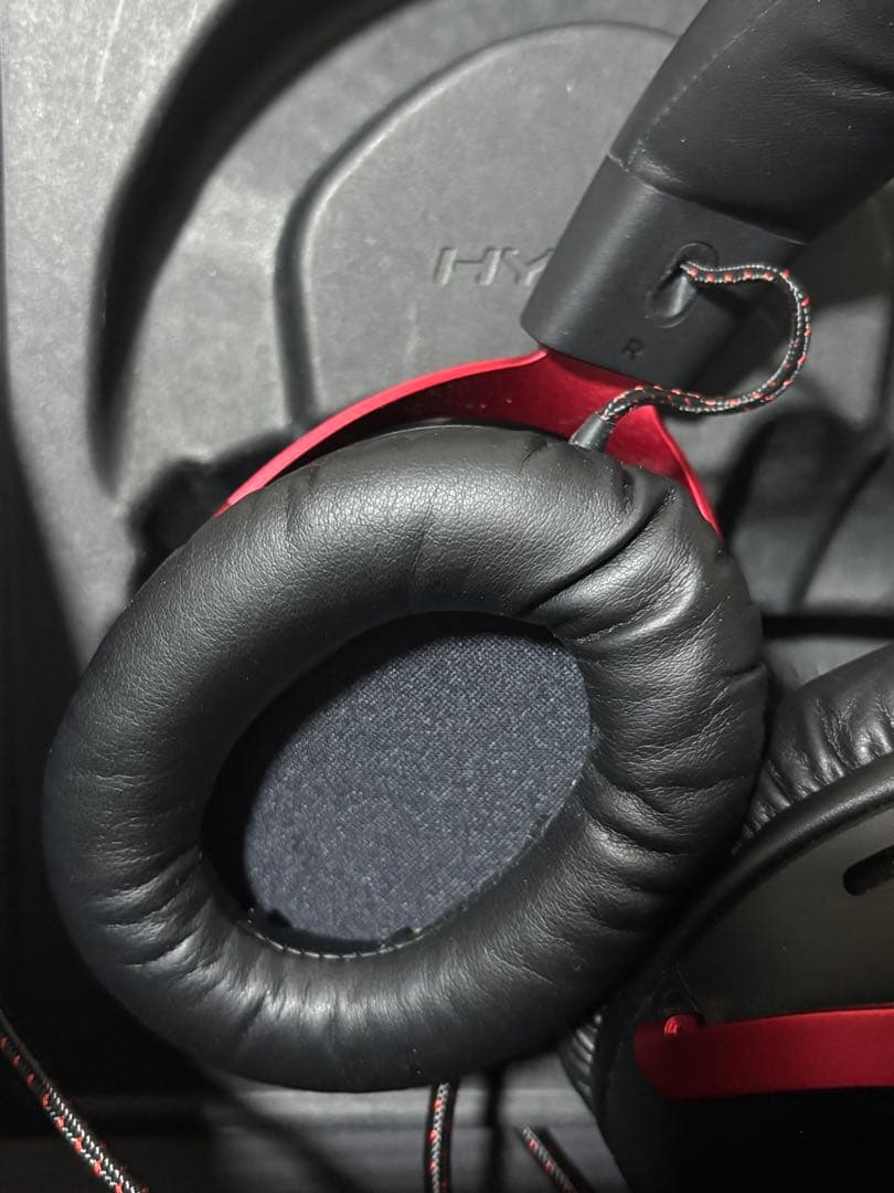 HyperX Cloud III ゲーミングヘッドセット　レッド