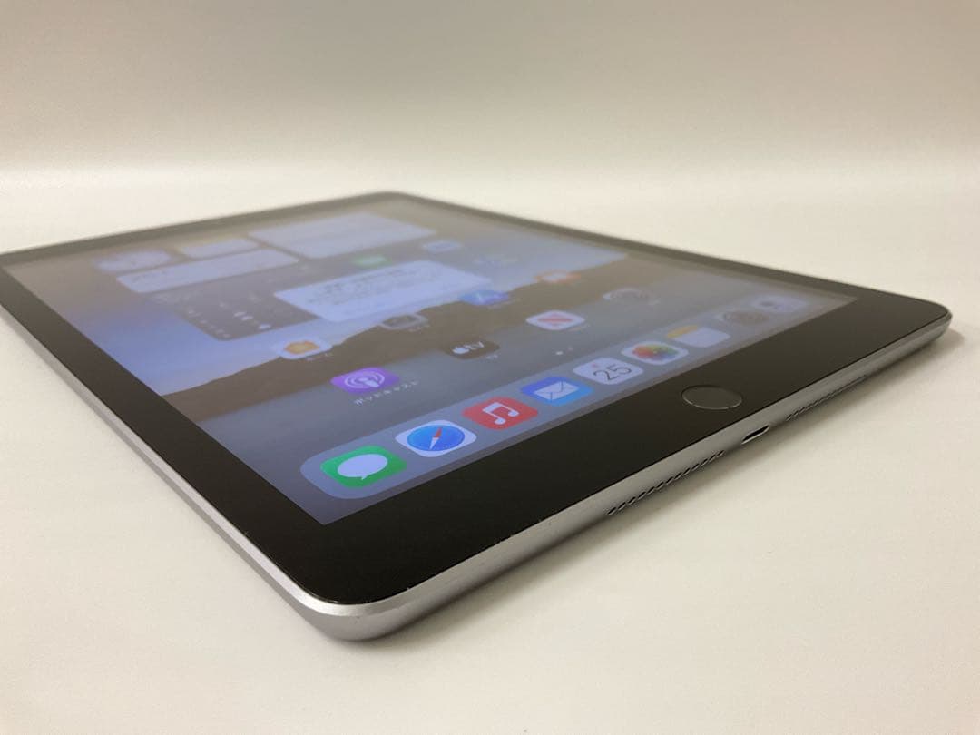 【電池95％】iPad第6世代 32GB スペースグレイ Wifiモデル