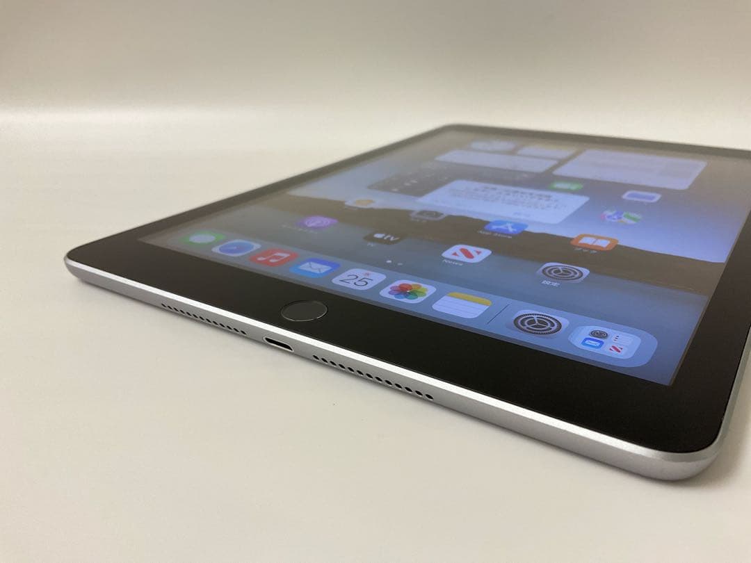 【電池95％】iPad第6世代 32GB スペースグレイ Wifiモデル