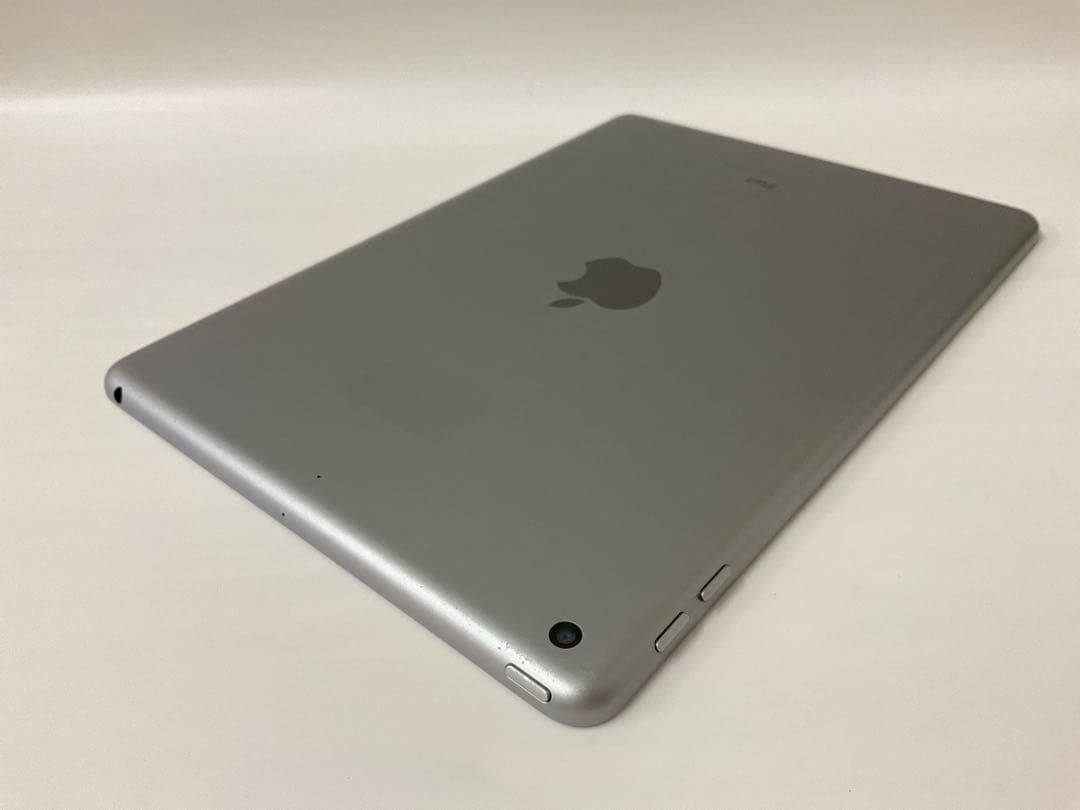 【電池95％】iPad第6世代 32GB スペースグレイ Wifiモデル