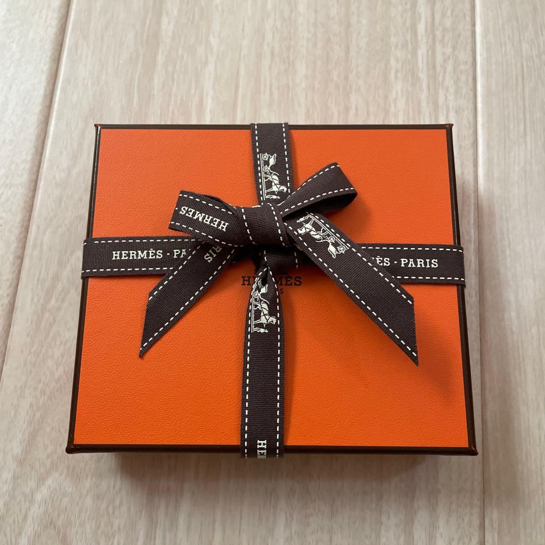 【新品未使用】HERMES エルメス　シルクインコンパクト　エトゥープ　W刻印