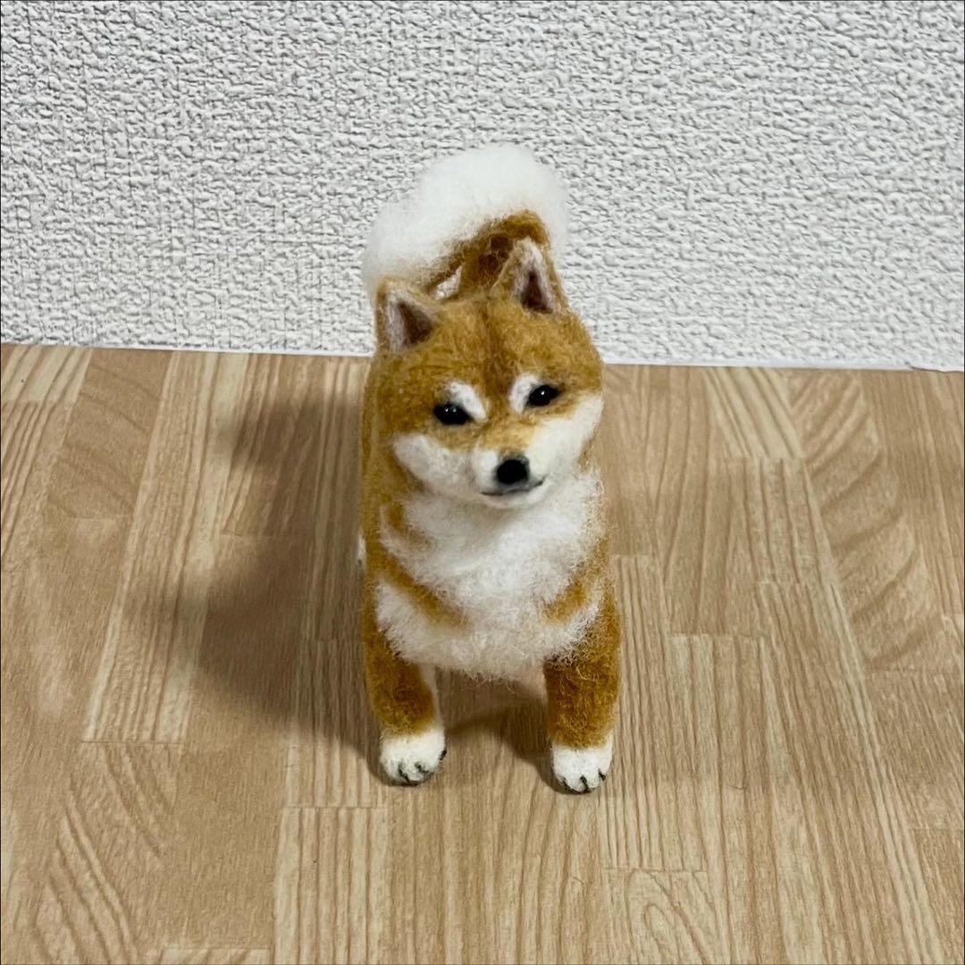 羊毛フェルト　柴犬　立ち姿　手乗りサイズ　ハンドメイド