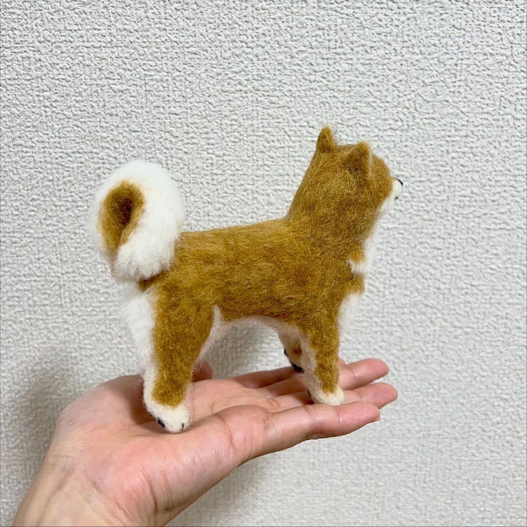 羊毛フェルト　柴犬　立ち姿　手乗りサイズ　ハンドメイド