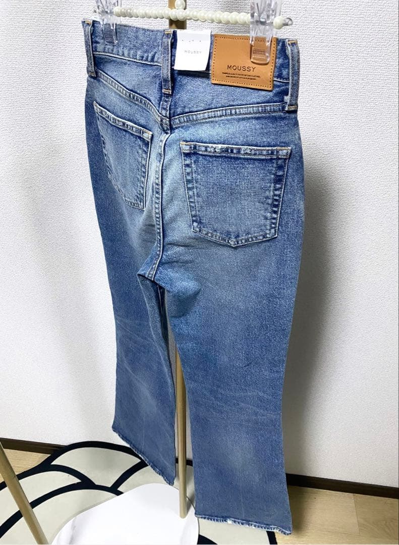 新品 タグ付き MOUSSY MVS ハイウエスト フレアデニム 25 ブルー