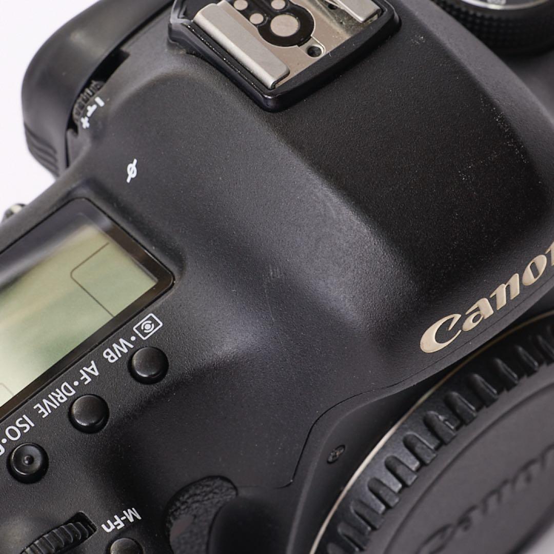 Canon EOS 5D Mark III 本体と付属品