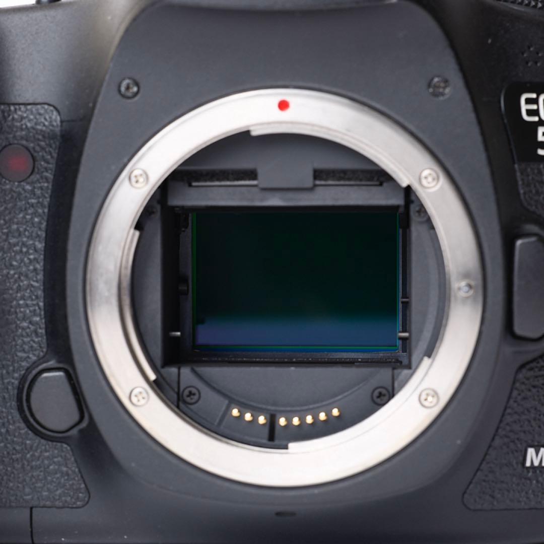 Canon EOS 5D Mark III 本体と付属品