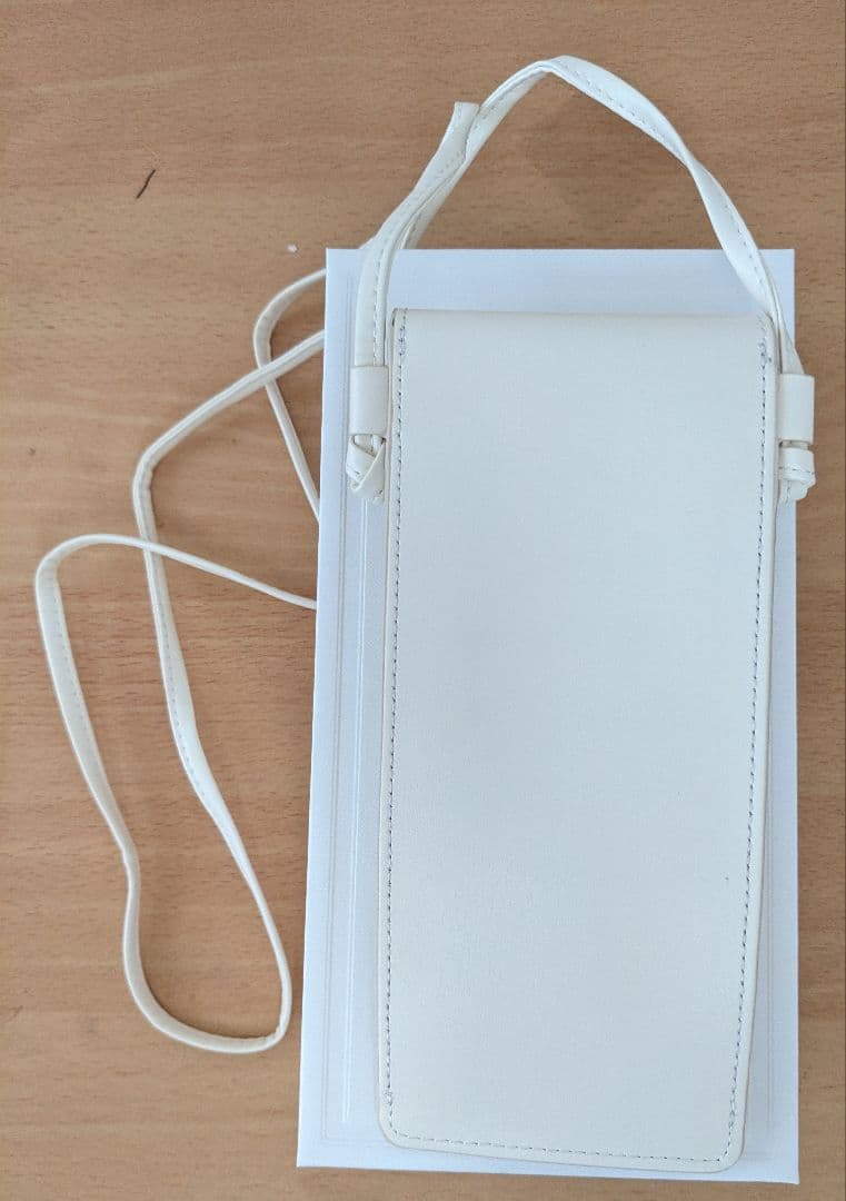 CELINE ホワイト サングラスケース　ストラップ付きケース