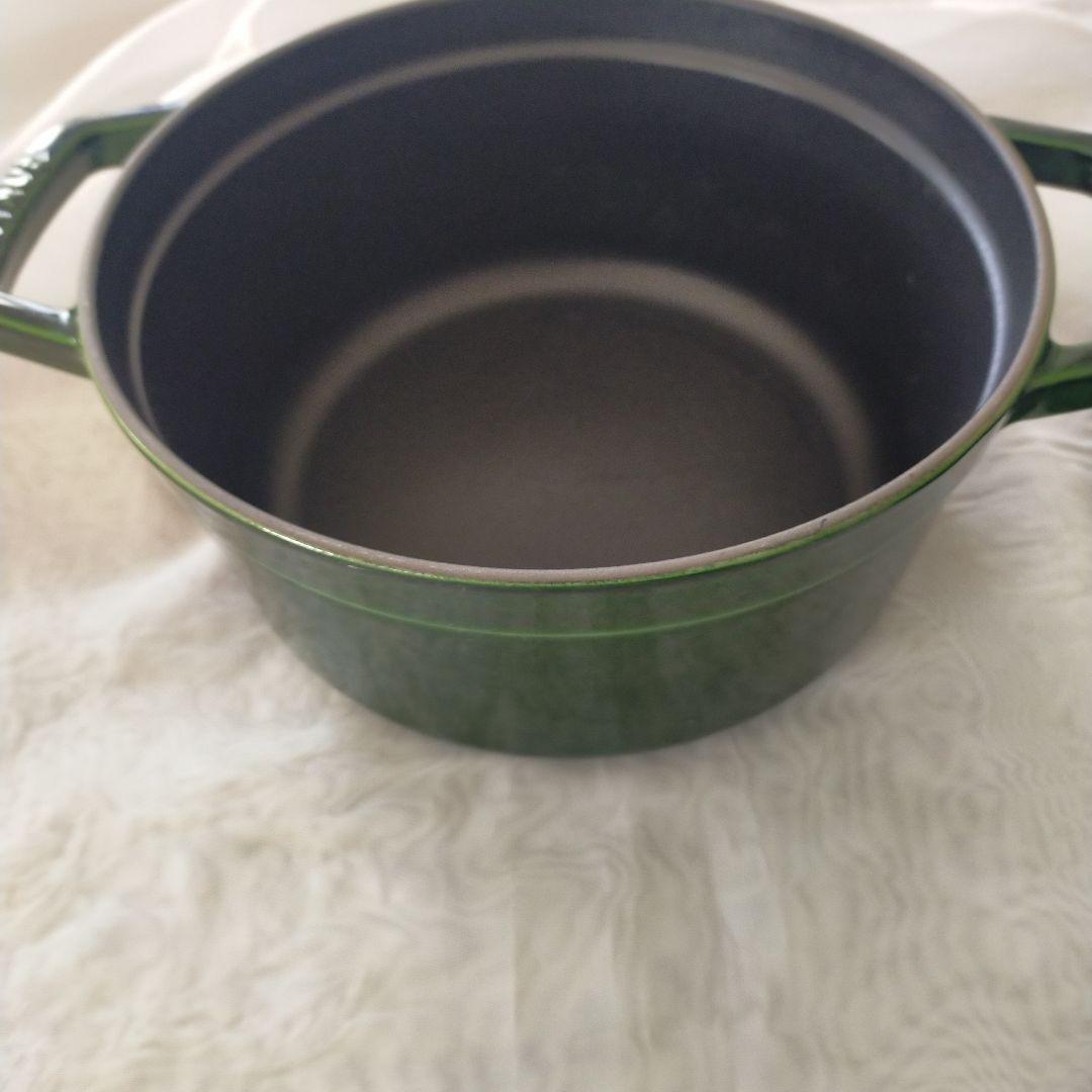 STAUB　ラウンド　22cm バジルグリーン