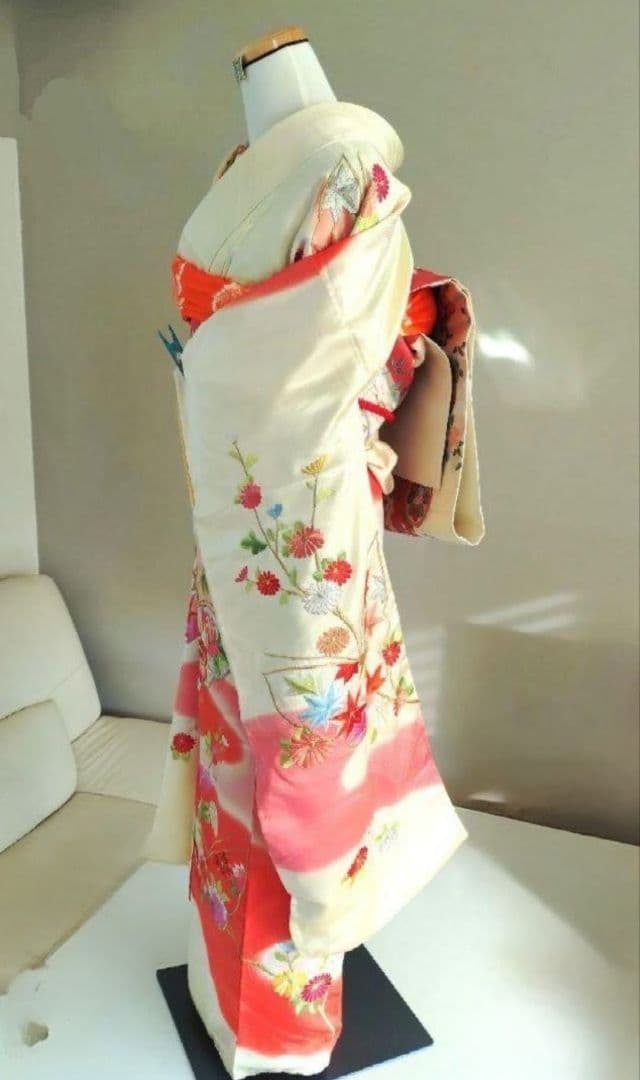 軽微な難あり☆振袖単品　優美に蝶花　正絹　身丈163cm　クリームイエロー