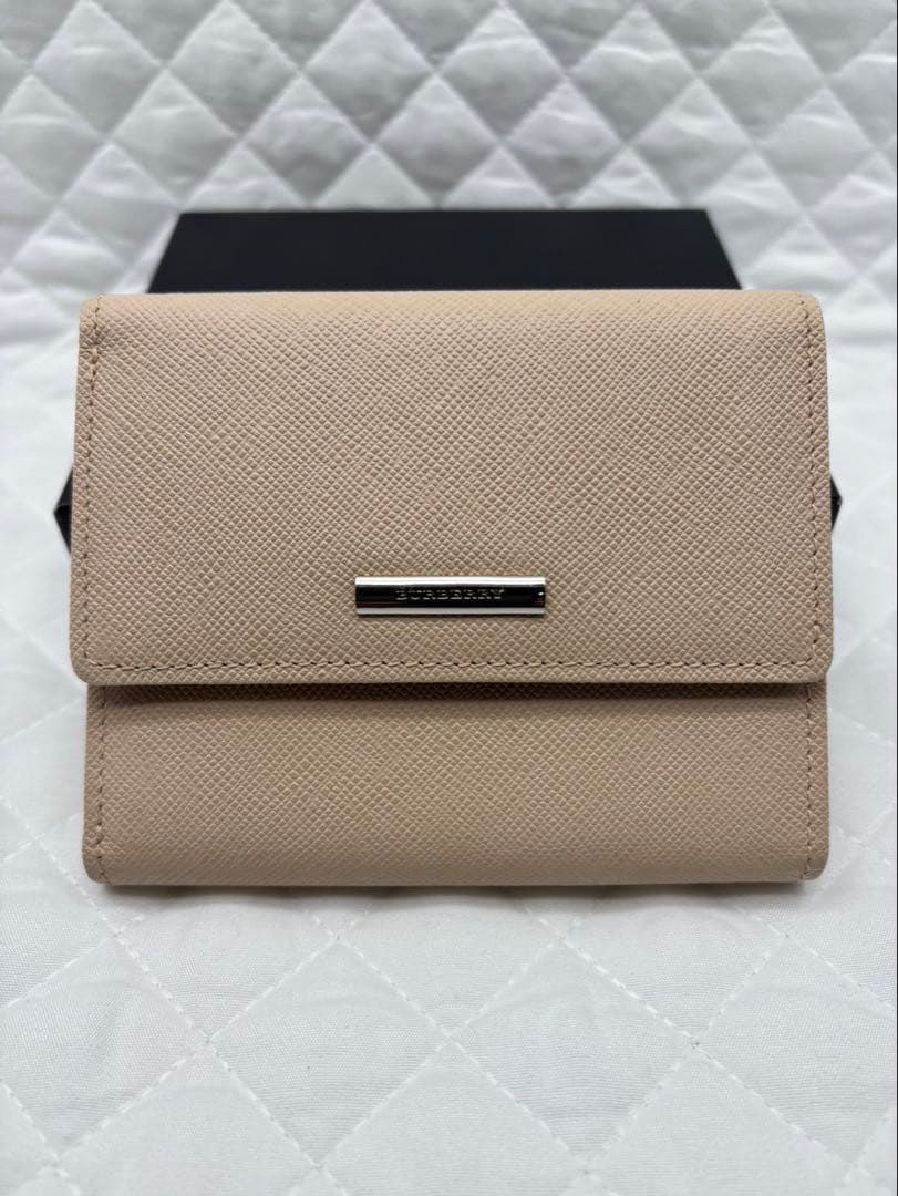 極美品　BURBERRY バーバリー　三つ折り財布　YT4608 箱付き