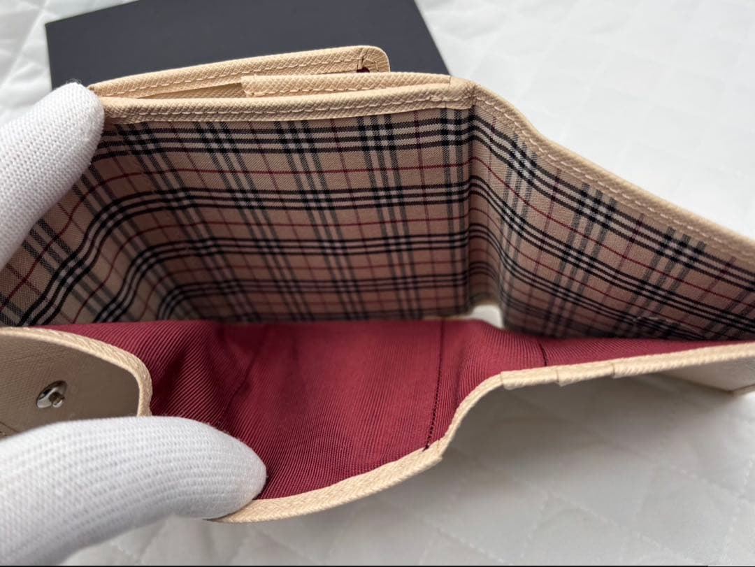 極美品　BURBERRY バーバリー　三つ折り財布　YT4608 箱付き