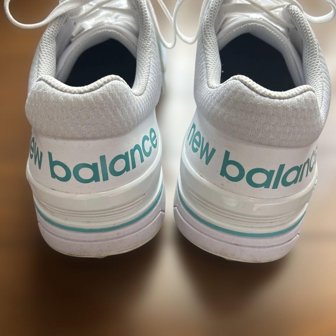 New Balance ゴルフシューズ 女性用 ホワイト/ターコイズ