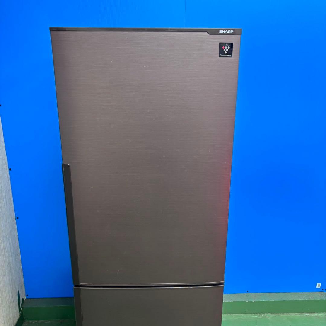 776 SHARP 一人暮らし〜2人暮らし　同棲に大人気　極美品冷蔵庫　二ドア