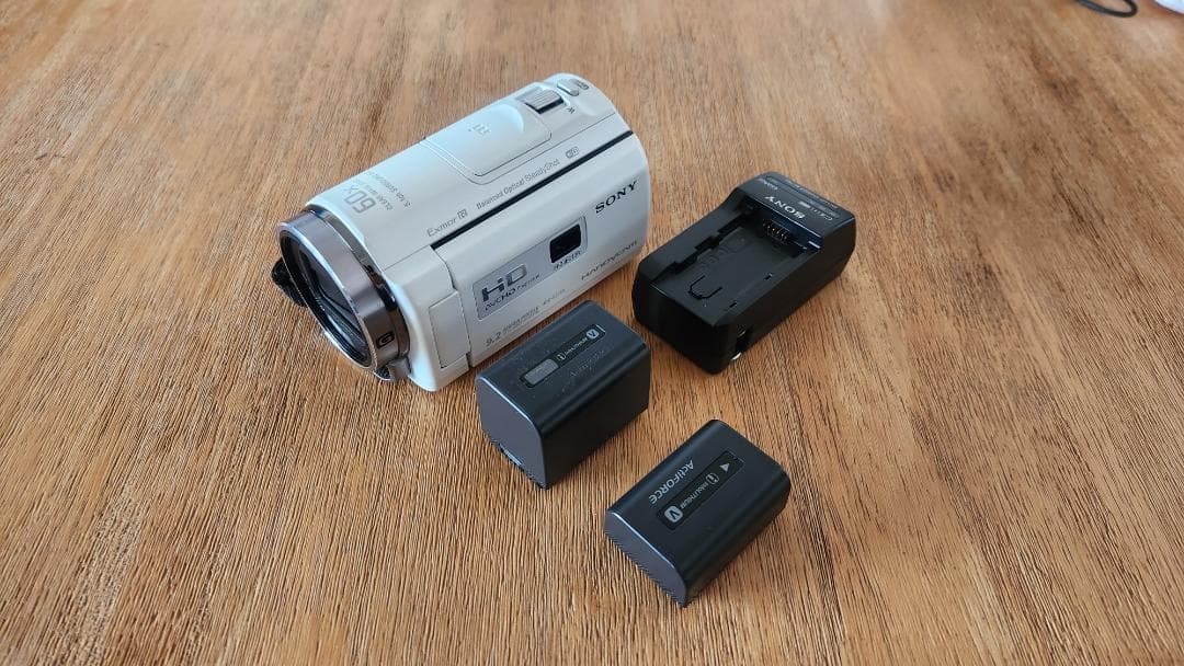 SONY ハンディカム HDR-PJ540 白 　バッテリー２個付き