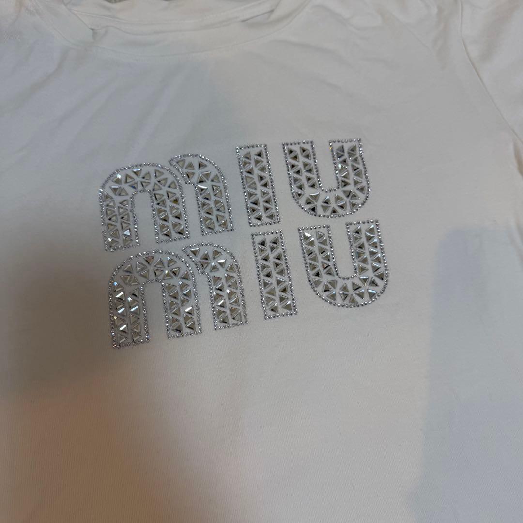 Miu Miu ストーンロゴ 半袖Tシャツ