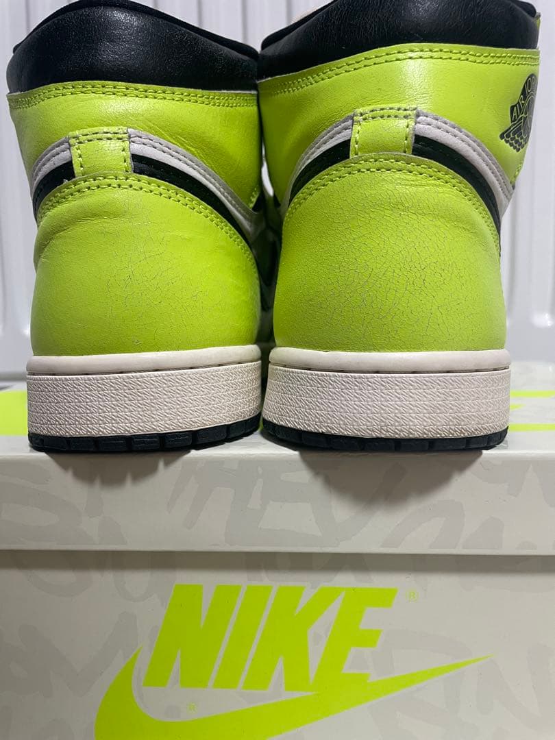 Nike Air Jordan 1 ハイ　ネオンイエロー