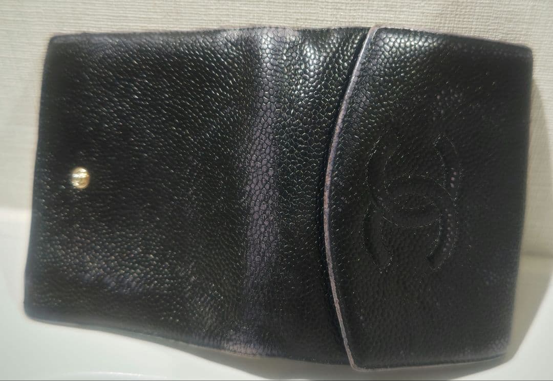 CHANEL シャネル　キャビアスキン　二つ折り　財布