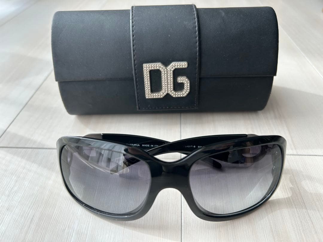 【美品】DG ストーン付き ブラックサングラス表参道店舗購入