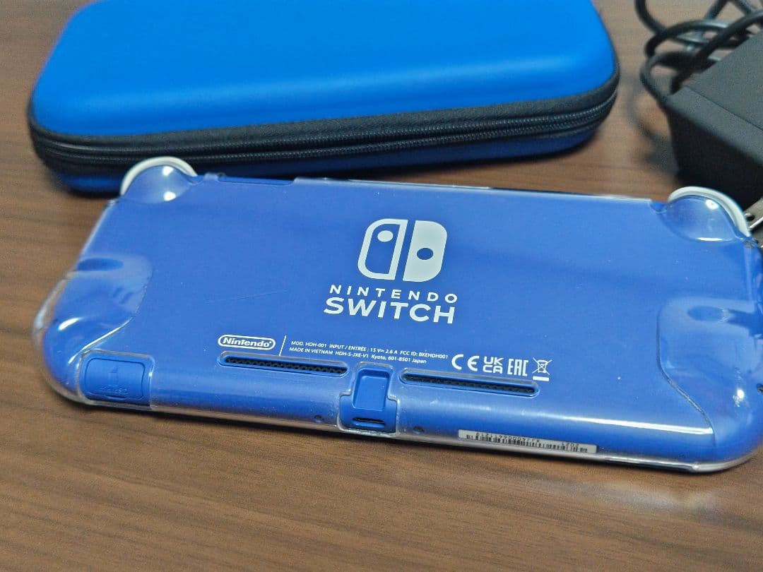 Nintendo Switch Lite ブルー／充電器、クリアカバー、ケース付