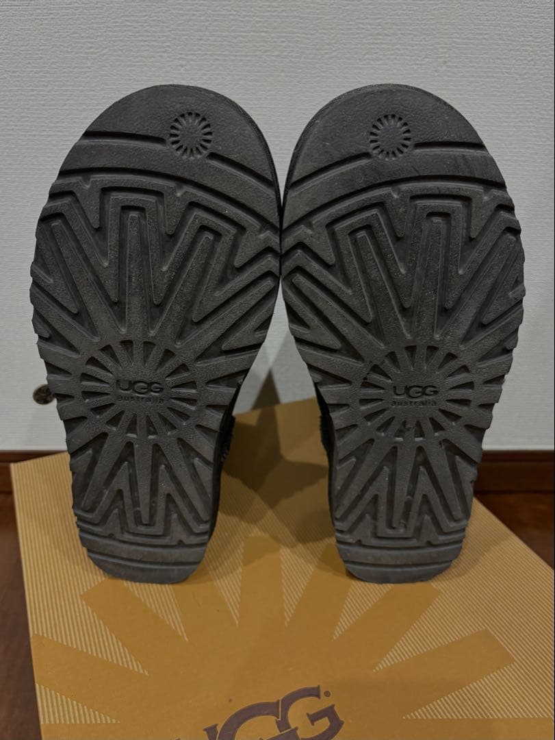 UGG アグ　ムートンブーツ AZALEA シープスキン ブラック 23