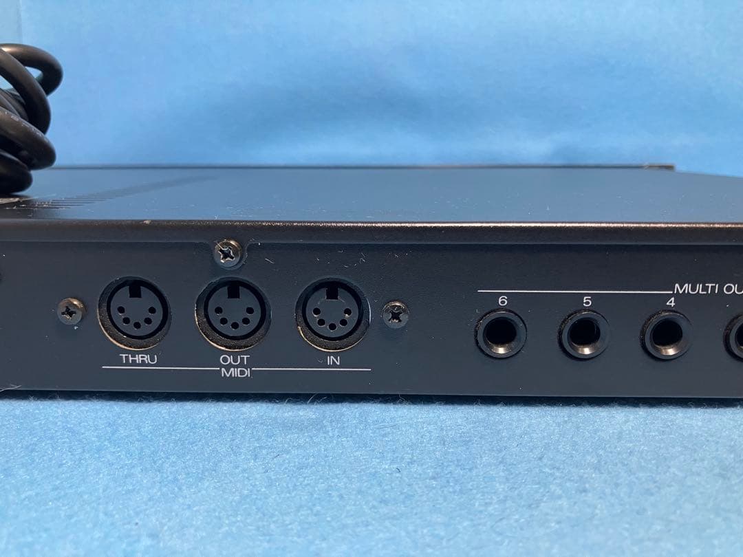 Roland U-110 音源モジュール