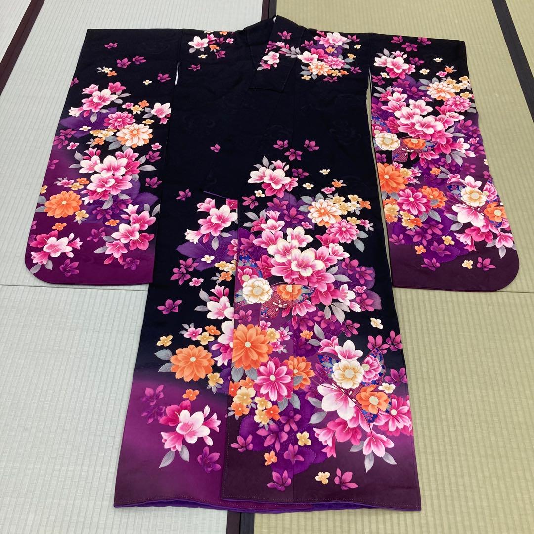 ☆中古品☆振袖　単品　正絹　黒系花模様B級品ヤケ・キズ有り振袖