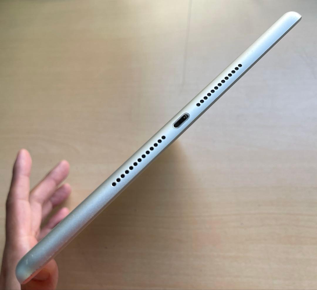 iPad 第6世代　A1893　Wi-Fiモデル　シルバー　32GB #3