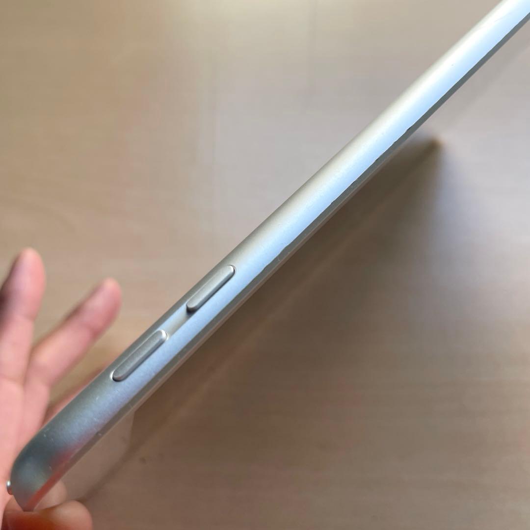 iPad 第6世代　A1893　Wi-Fiモデル　シルバー　32GB #3