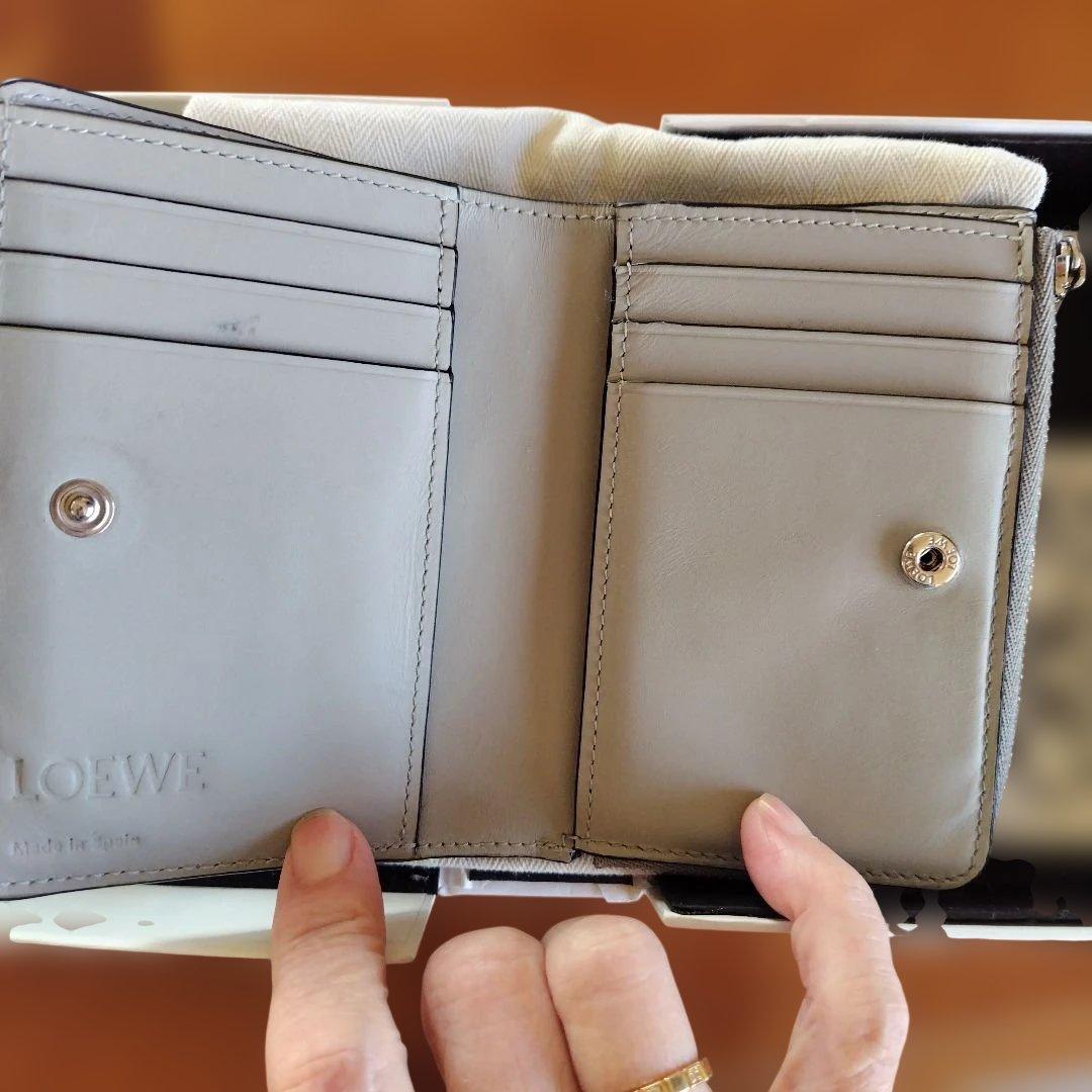 LOEWE パズル二つ折り財布 グリーン系