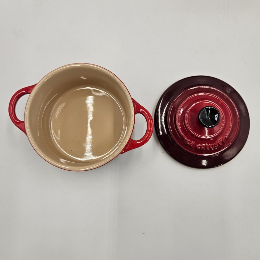 【美品】ル・クルーゼ ココット・ロンド 24cm チェリーレッド ホーロー鍋